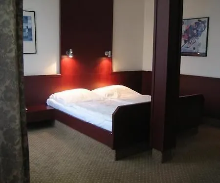 Otel Na Ostrove 3*